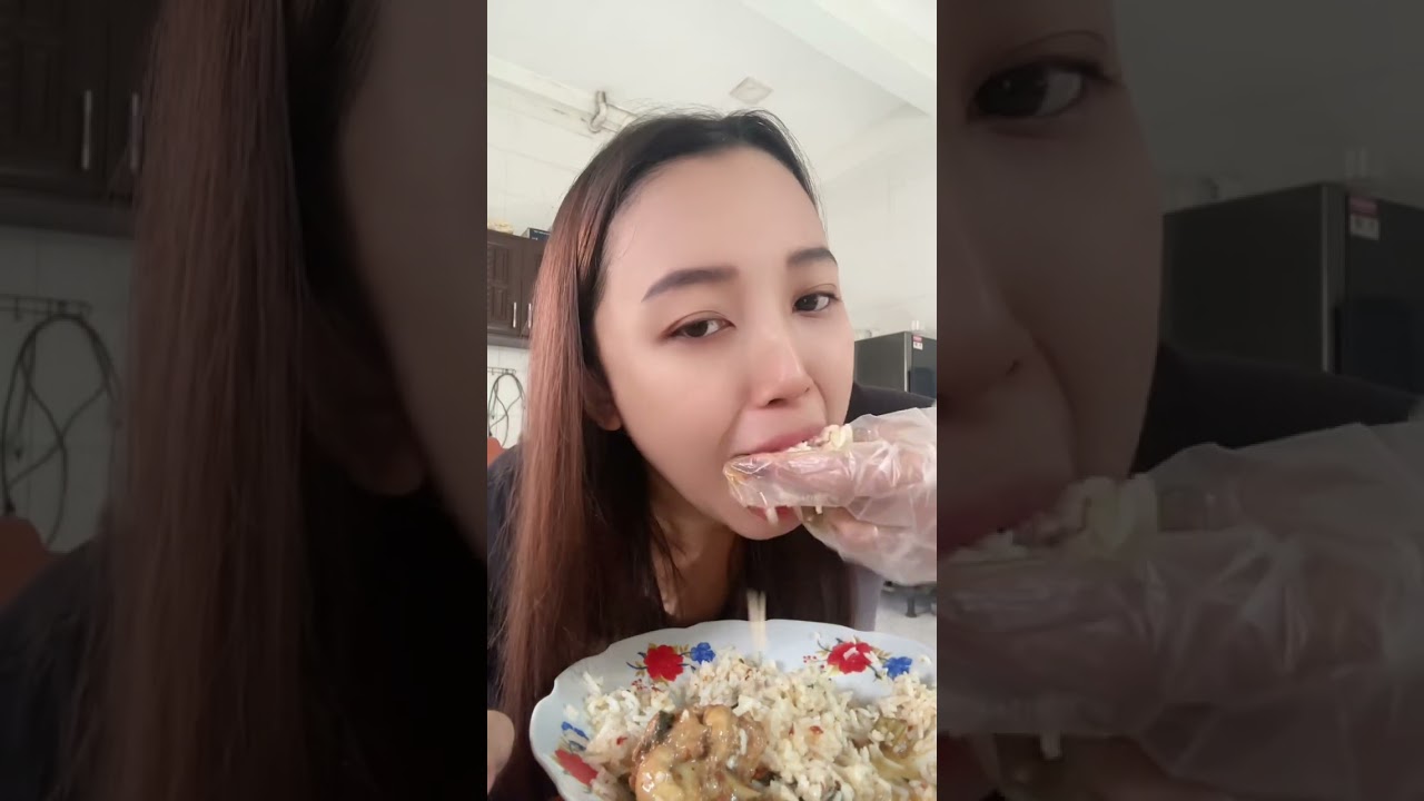ငါးပိရည် အတို့မြုပ်နဲ့ထမင်းစားမယ်ဟေ့😋😋