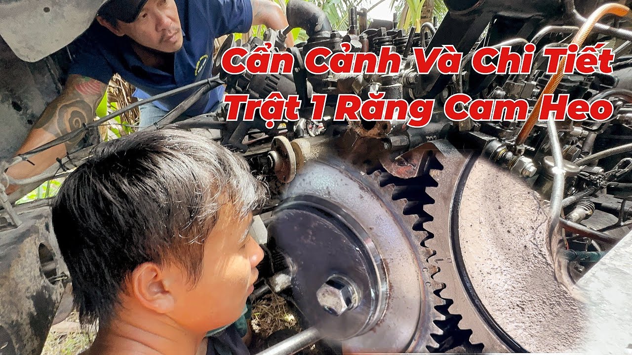 Lộc sửa máy xe ben,Chủ xe vừa làm máy xong, nhưng phải tìm để Lộc sửa lại.