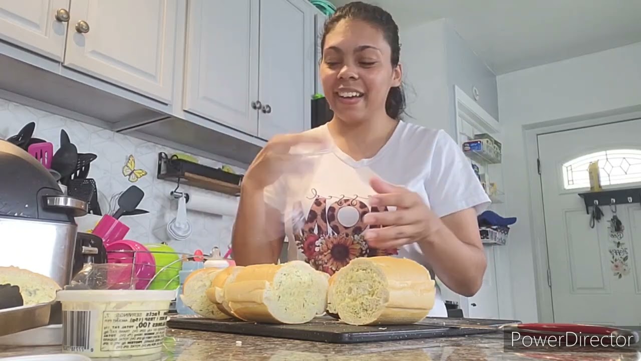 How to prepare Garlic Bread
