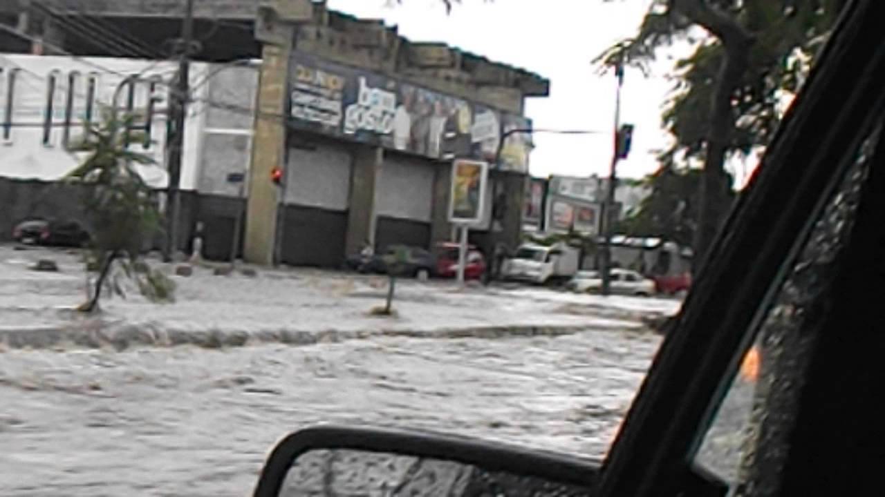 Artur Rios embaixo de Aguas