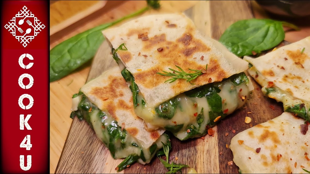 Turkish Gozleme Recipe | Spinach & Cheese Gozleme | GÖZLEME TARİFİ | Turkish Folded Flatbread Pastry