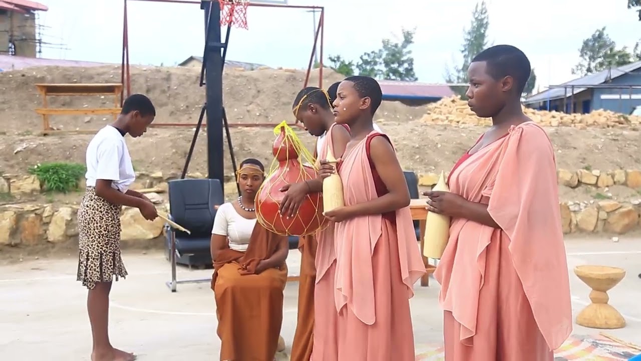 IKINAMICO:NYIRAMATEKE YITANGIRA UMWAMIKAZI_PHINIX PRODUCTION LIVE PEFORMANCE
