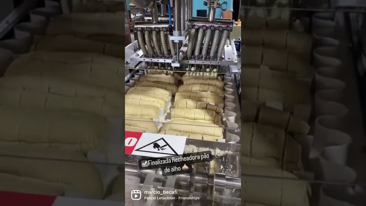 M&aacute;quina para rechear p&atilde;o de alho autom&aacute;tica