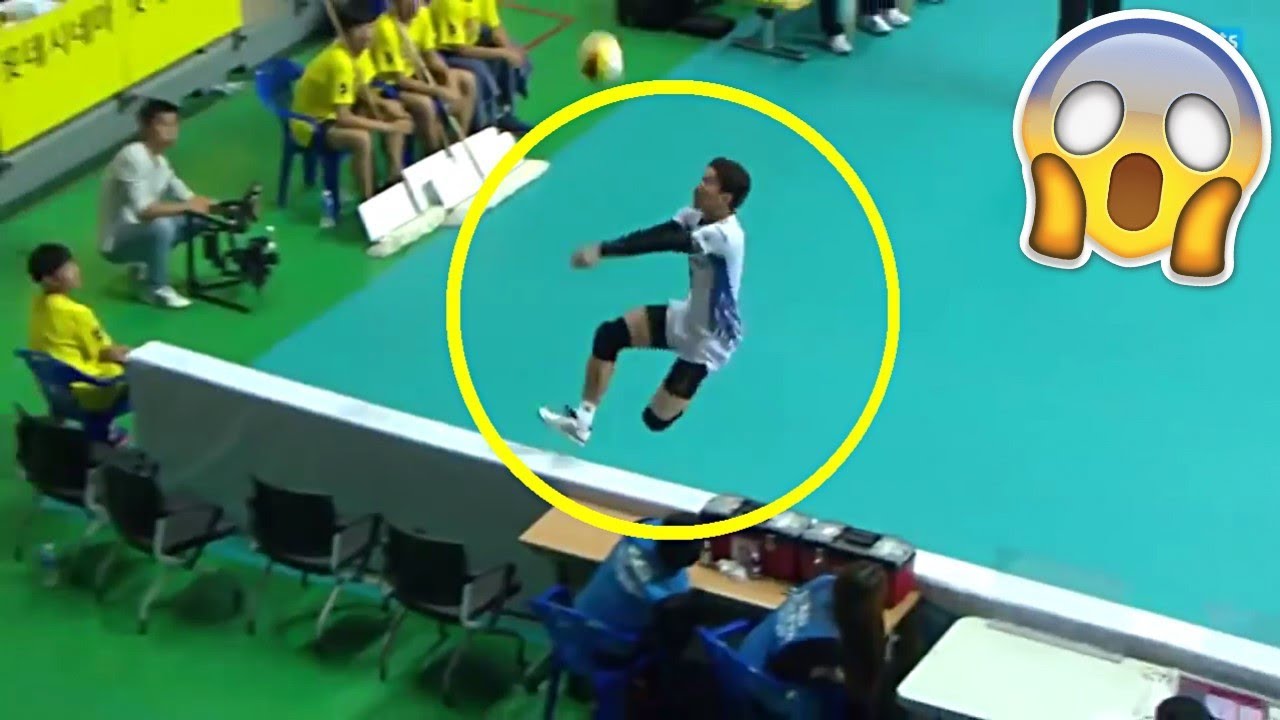 CRAZIEST SAVE EVER !? Crazy Volleyball Saves (HD)