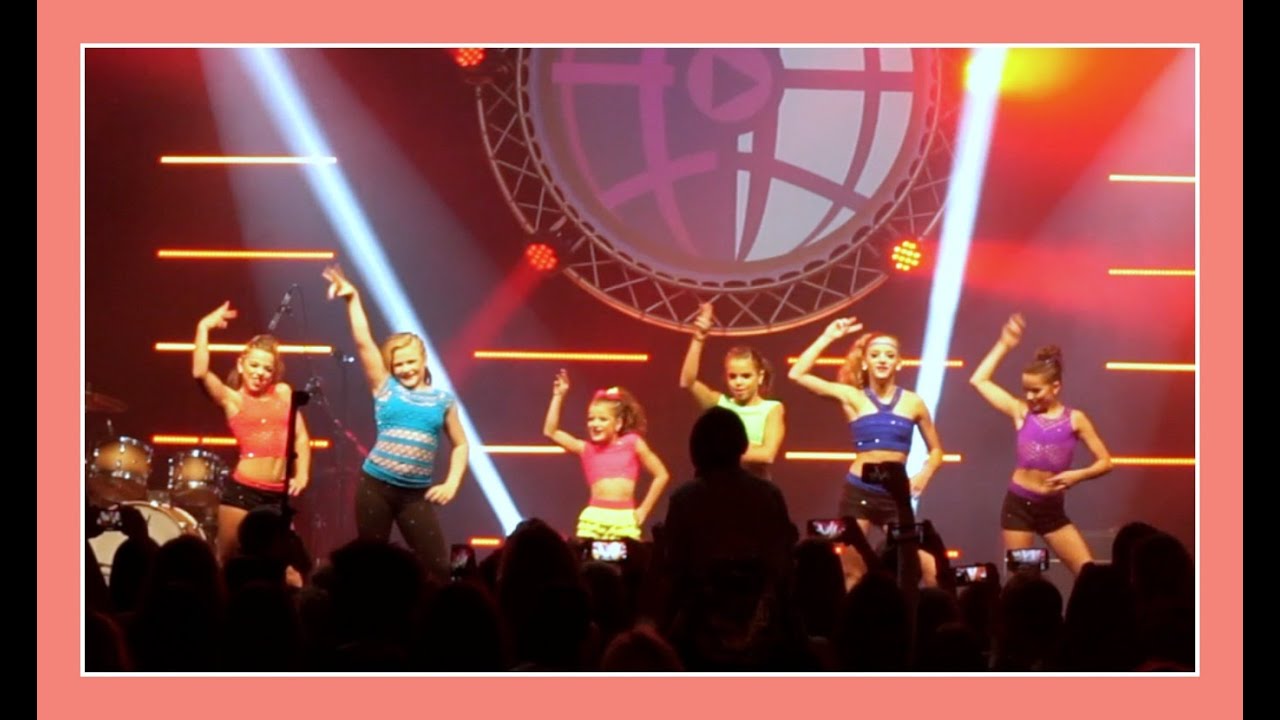 FLAIR DANCE 2.0 | THE GIRLS DANCE AT PLAYLIST LIVE DC | Flippin' Katie