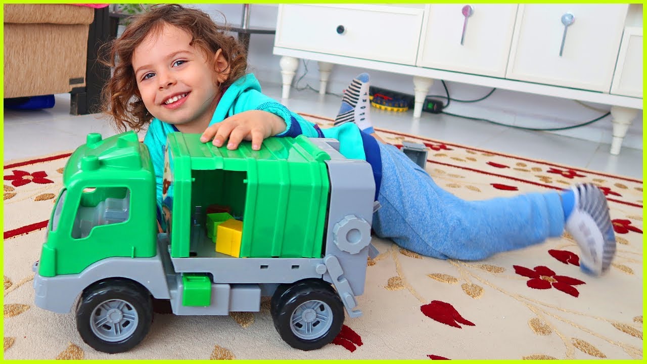 Prens Yankı İçin Anneannemizden Sürpriz Çöp Kamyonu Oyuncağı | Oyuncak Açma | Toys Unboxing