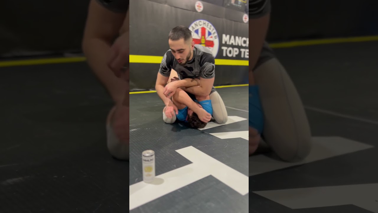 Armbar from mount bjj