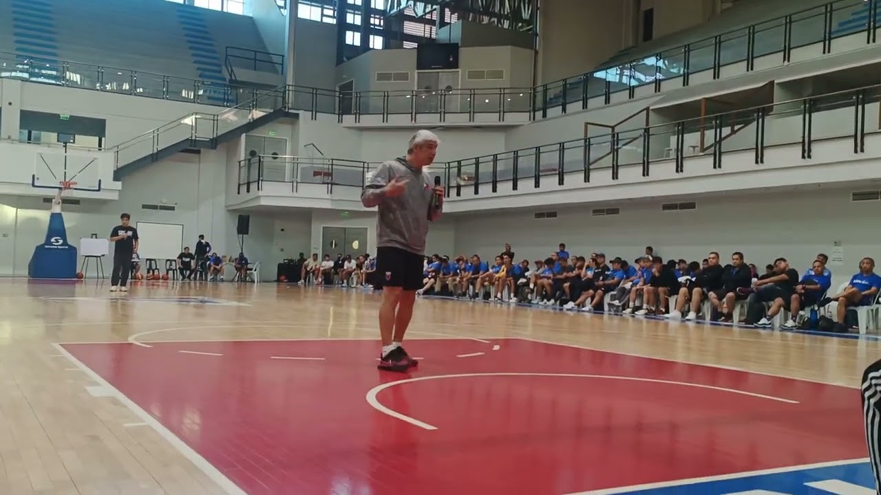 Coach Jong Uichico taught how to avoid trap and many techniques about basketball.