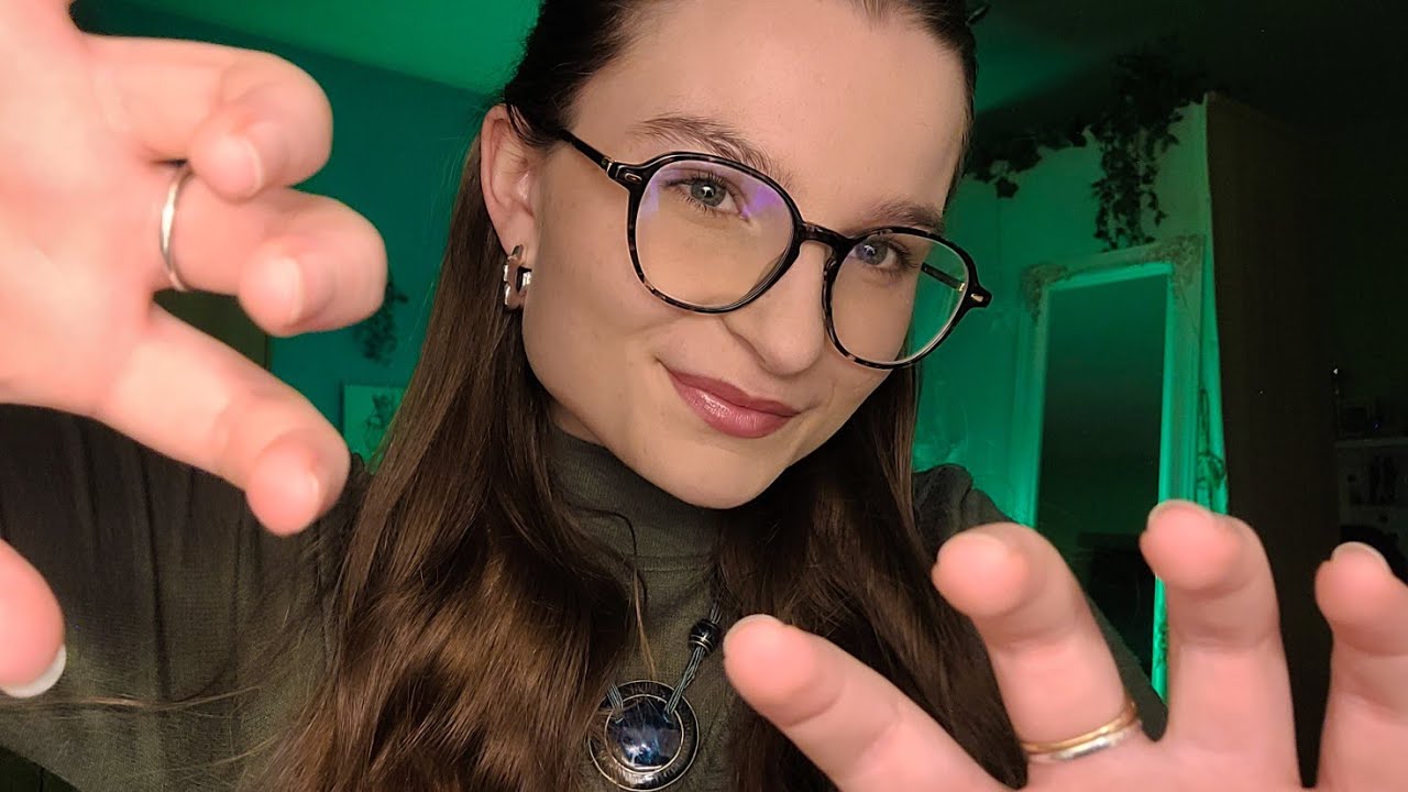 ASMR Invisible "Scratching" and "Raking" 👐🏼 (up close, repeating 'scratch' and 'rake')