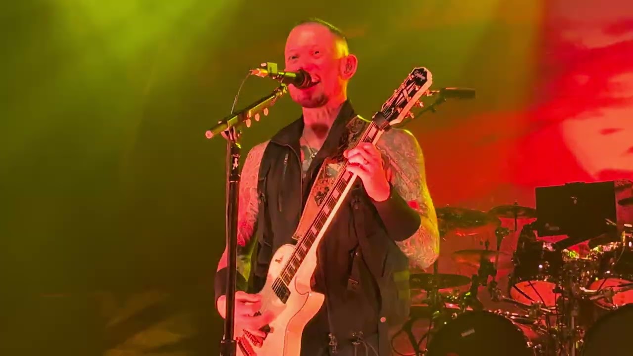 TRIVIUM | Into The Mouth Of Hell We March
