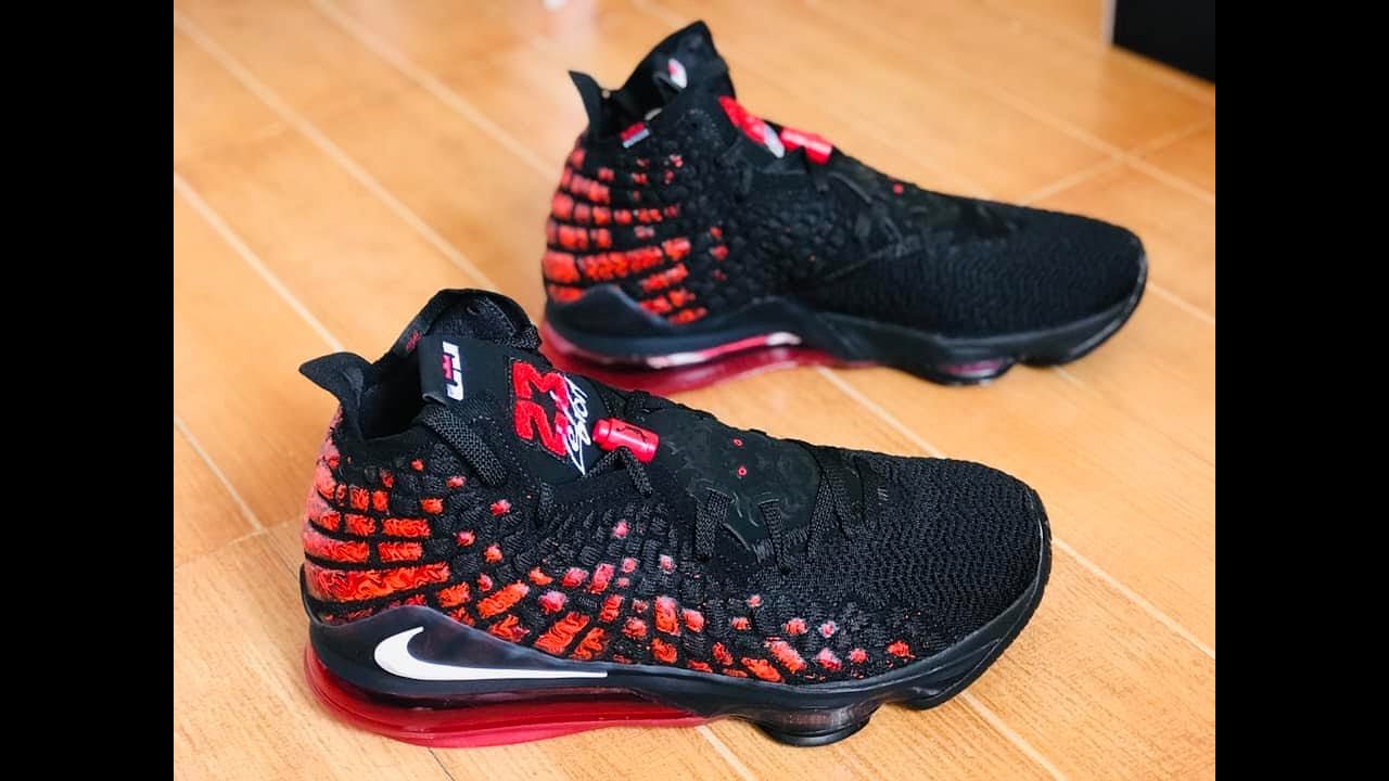 Unboxing: Nike LeBron 17 'Infrared'