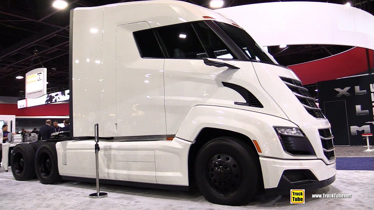 Nikola Two - Fuel Cell Electric Day Cab Semi-Truck - Exterior Walkaround