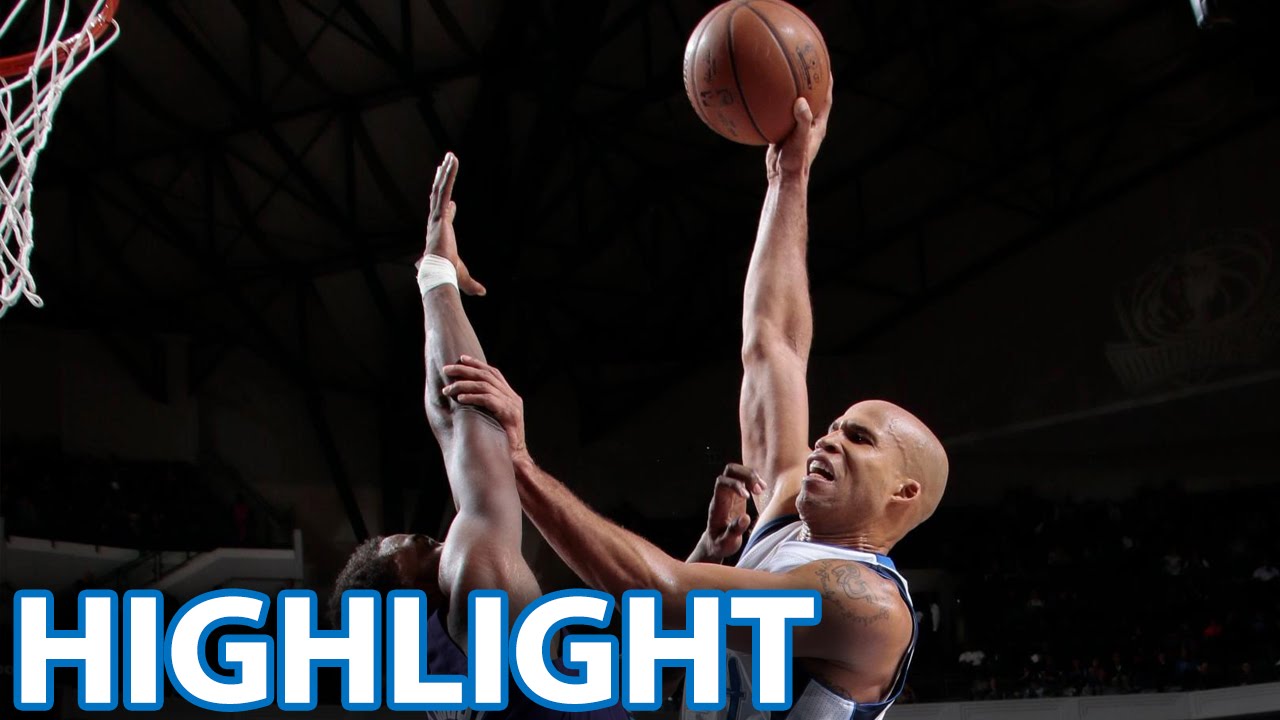 Richard Jefferson dunks on Michael Kidd-Gilchrist | Mavericks v. Hornets | 2.22.15
