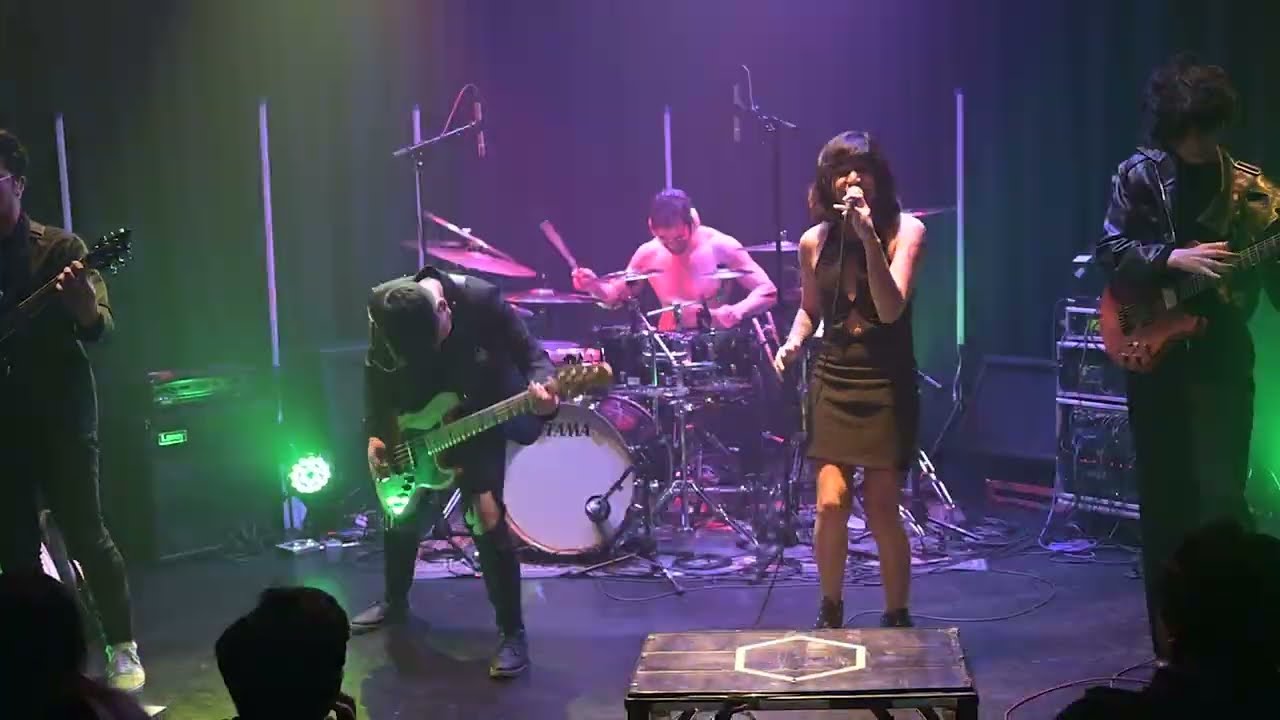 HVNVBI - Palabras de Papel EN VIVO [Audio Camara]