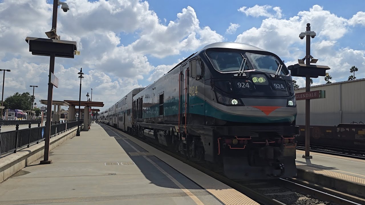 Trains at Glendale Station 