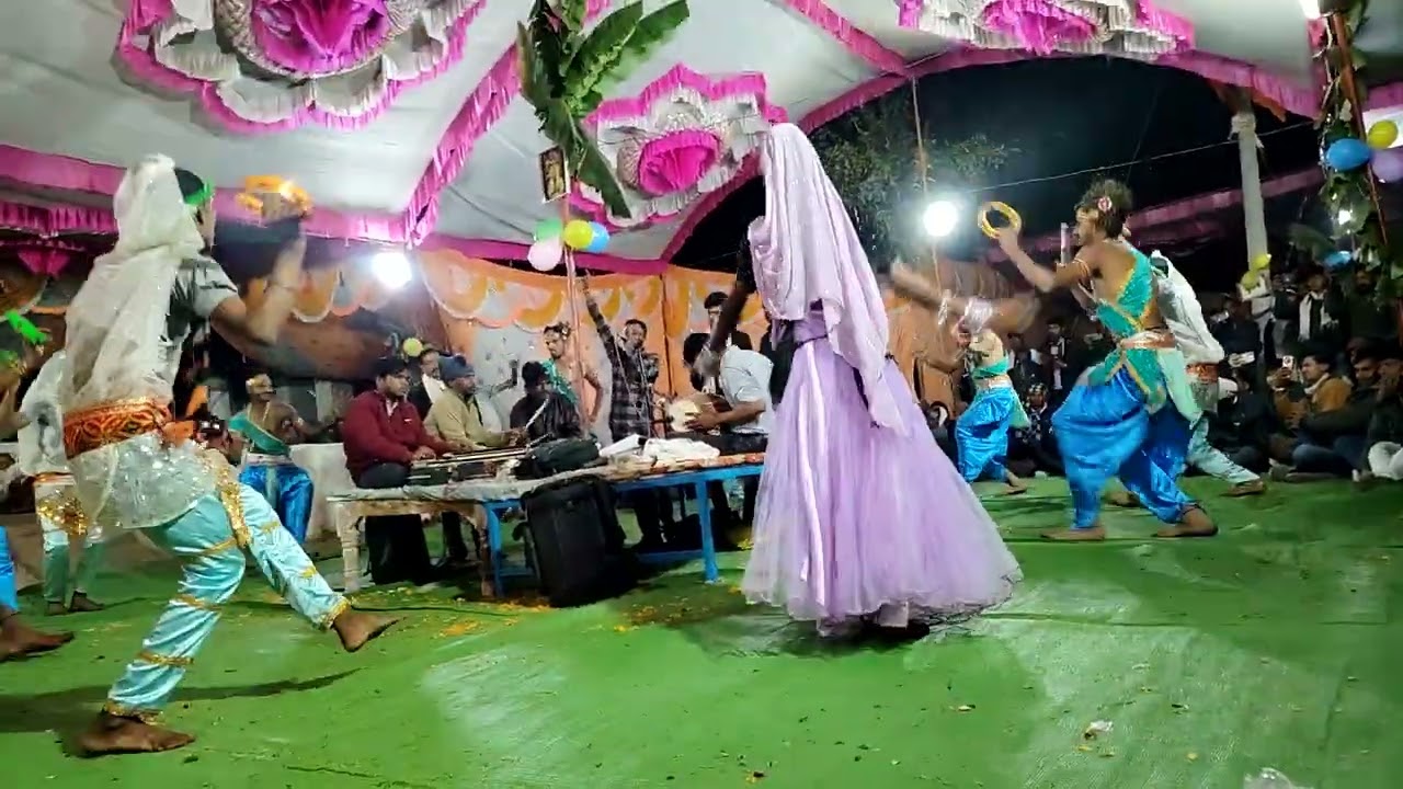 ठुमक ठुमक चली आ जगदम्बे मईया गायक पवन चंदवशी खामी ग्राम सुकतरा 