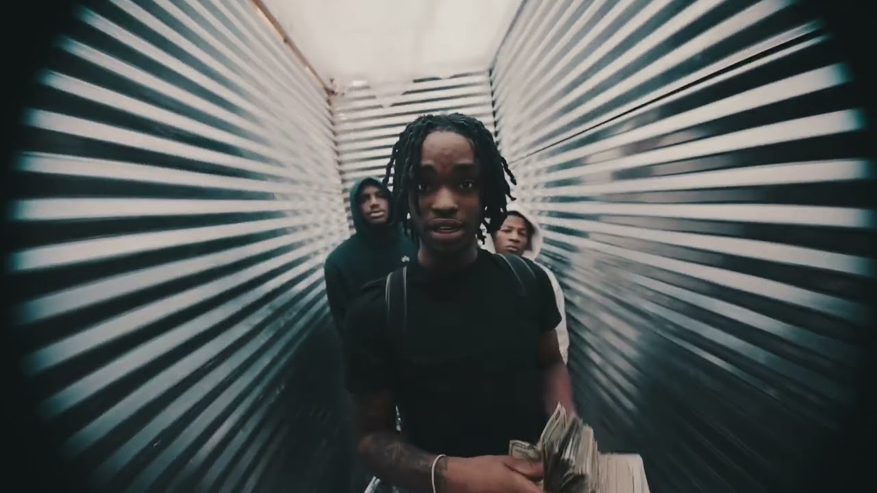 Deuceybowlz - Put The Team On!!!            (Official video) Shot By:@skeetproduction