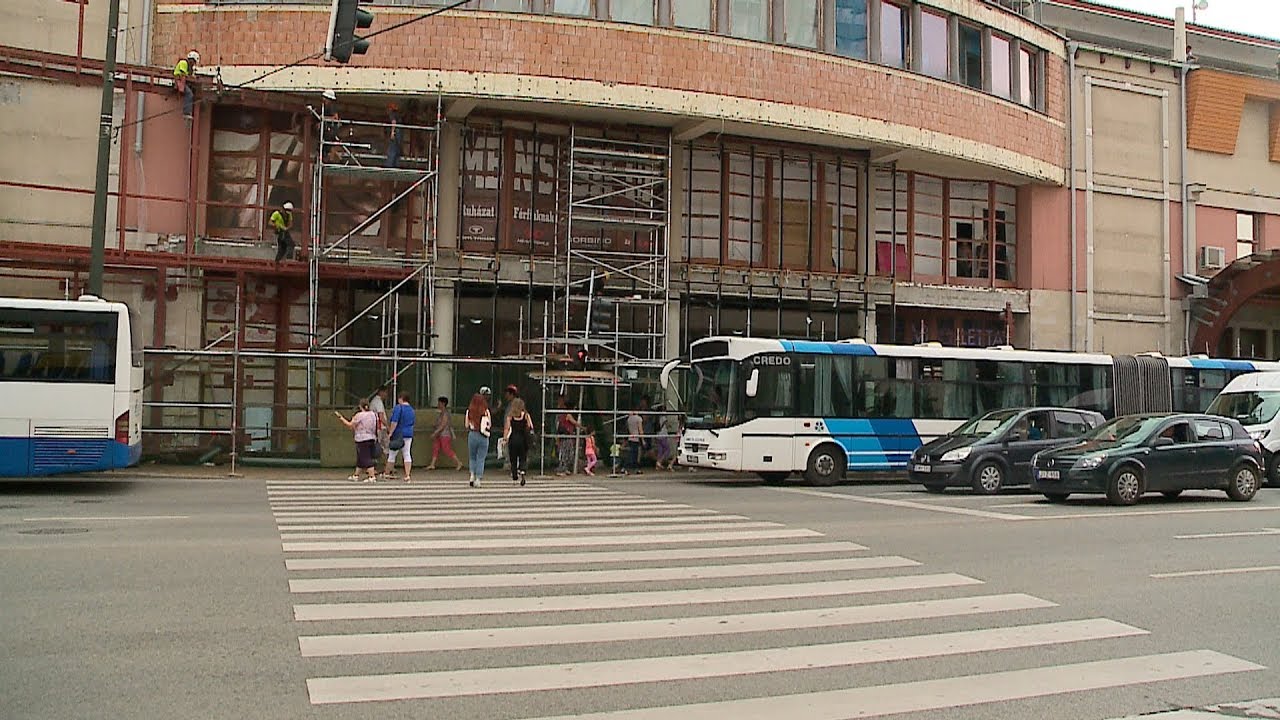 Pelikán Bevásárlóközpont felújítás 2019.08.07.