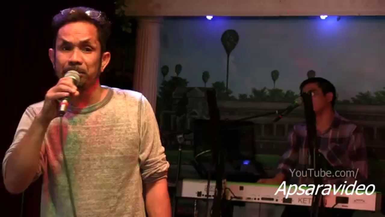 ចំប៉ាប៉ោយប៉ែត. Guest singer Bunthan sings 