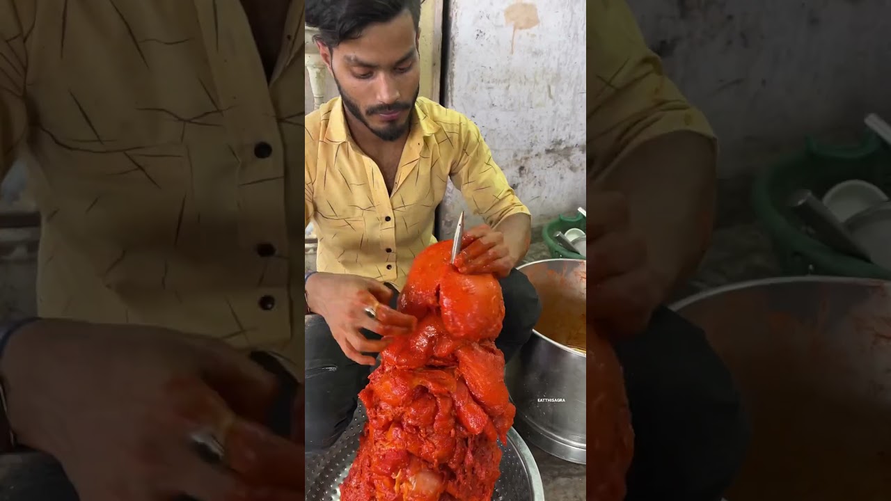 Abhi Tak's cheapest Chicken Shawarma🫡 #trending #shortaday #youtubeshorts #chicken