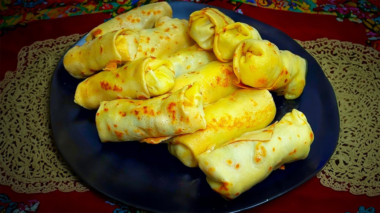 Соленые блинчики с куриной грудкой и грибами