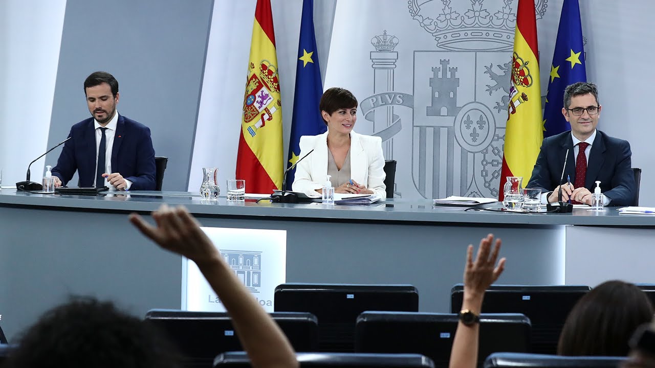 El Gobierno aprueba enviar a las Cortes la Ley de Memoria Democr&aacute;tica