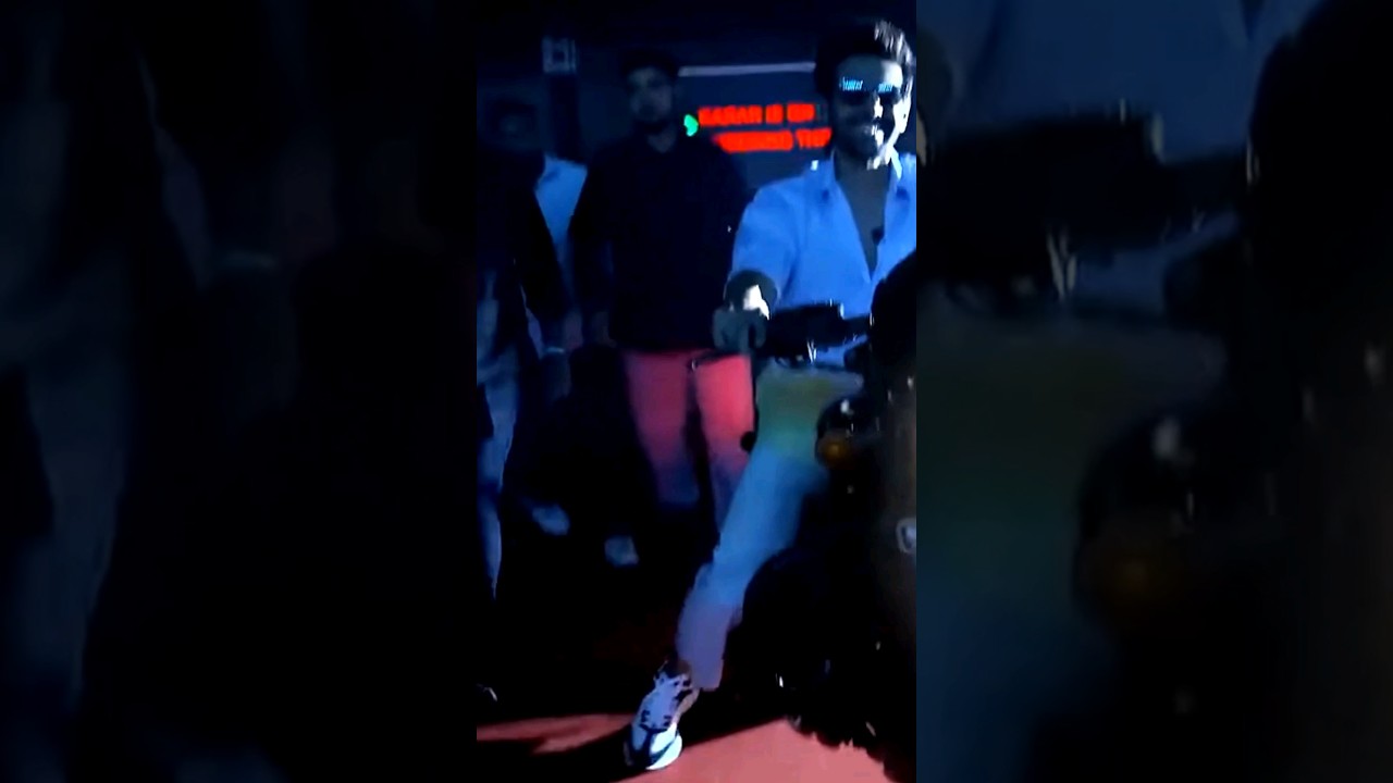 Beyond Expectations 😍: Kartik Aaryan's Spectacular Entry at unacademy's Aarambh 2024 