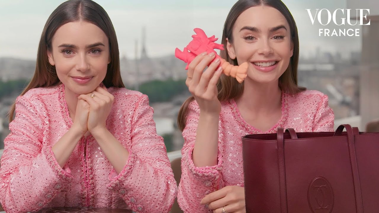 Que trouve-t-on dans le sac de Lily Collins, héroïne d'Emily in Paris ? | Vogue France