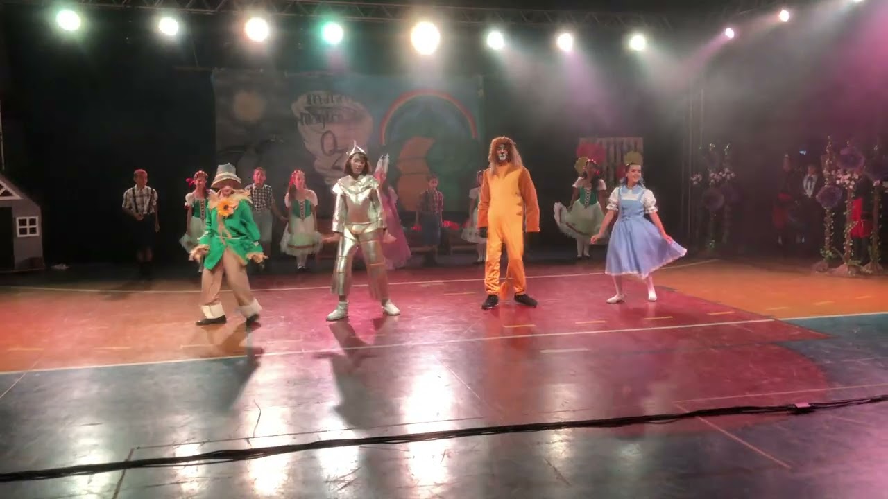 FESTIVAL DE DANÇA CMBH 2023 6º e 7ºA EQUIPE WOLVES - TEMA: O MÁGICO DE OZ