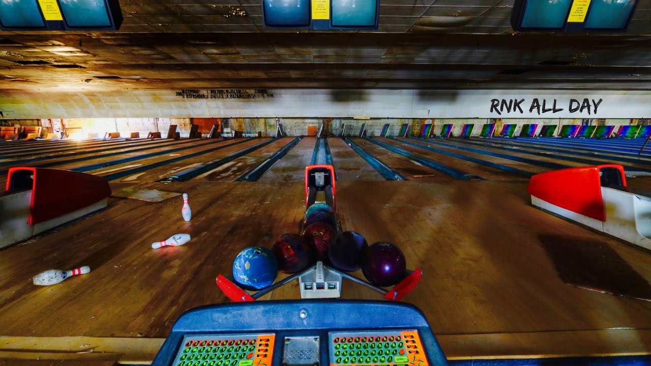 ABANDONED BOWLING ALLEY EXPLORATION