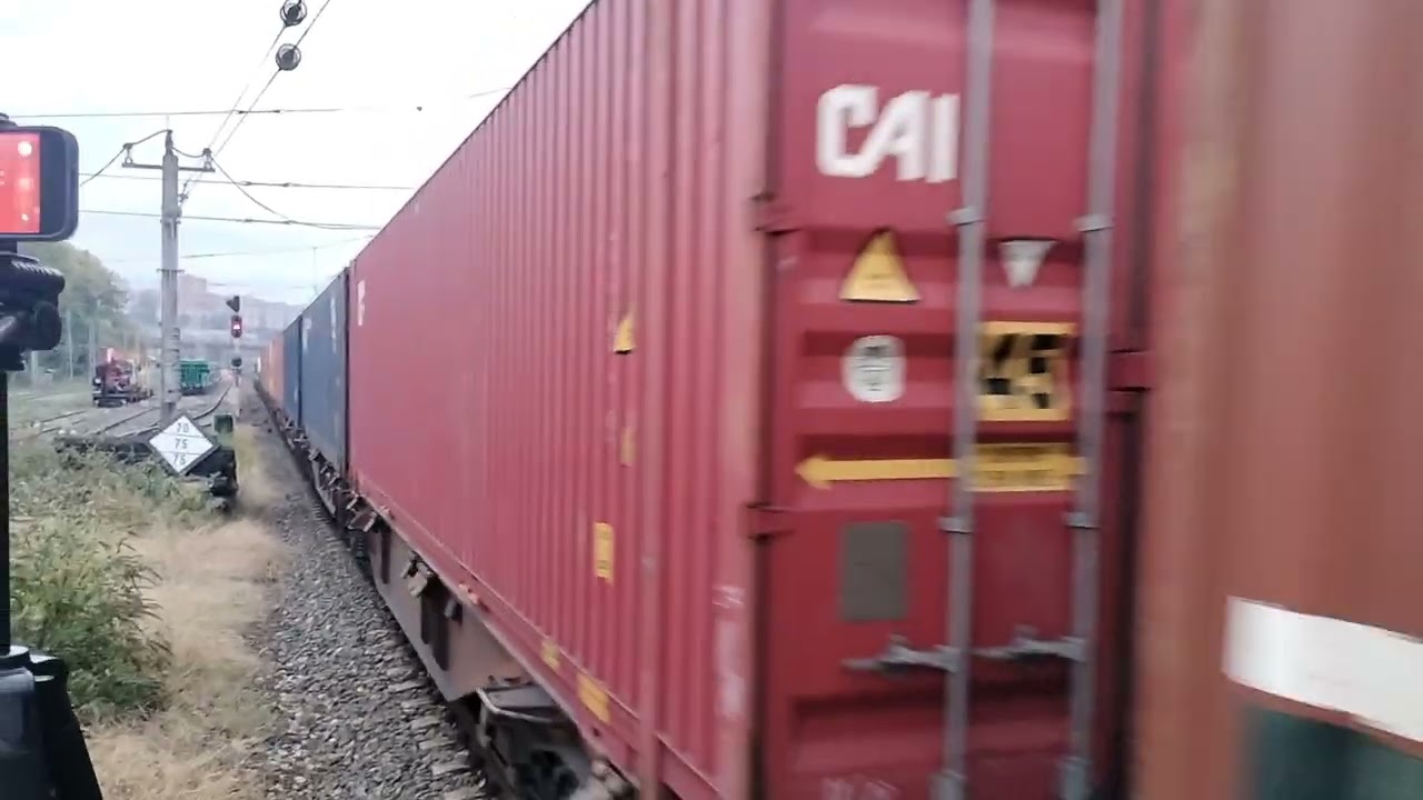  Continental Rail 335-016 con TECO saliendo de Barakaldo y 253-004 de LCR con TECO 