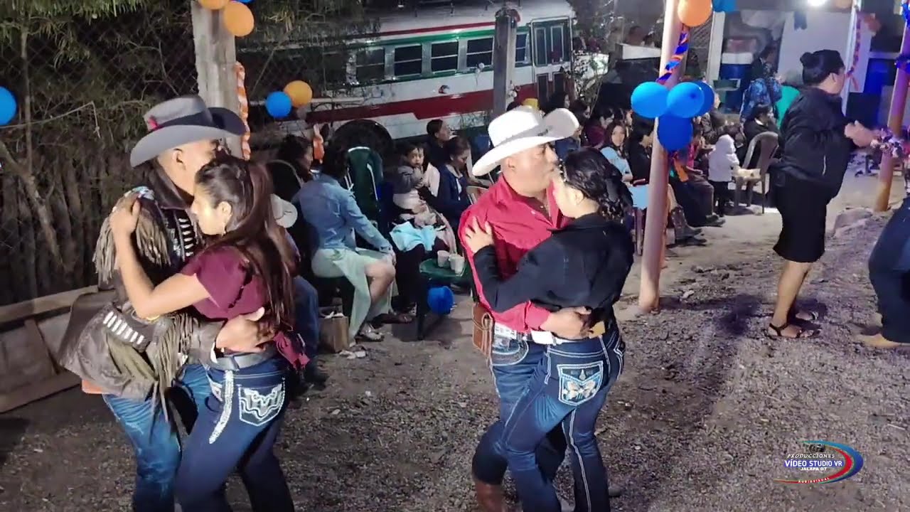 ERES MI NOVIA. LOS CUATES DE GUATEMALA BAILE EN SANTA LUCÍA LOS OCOTES SANARATE MIX QUEBRADITA