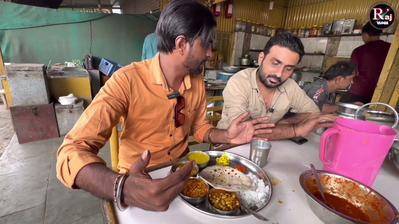 60/- માં ફેમસ ગુજરાતી જલારામ થાળી // પેટ ભરી ને જમો || Raj Gohil Vlogs