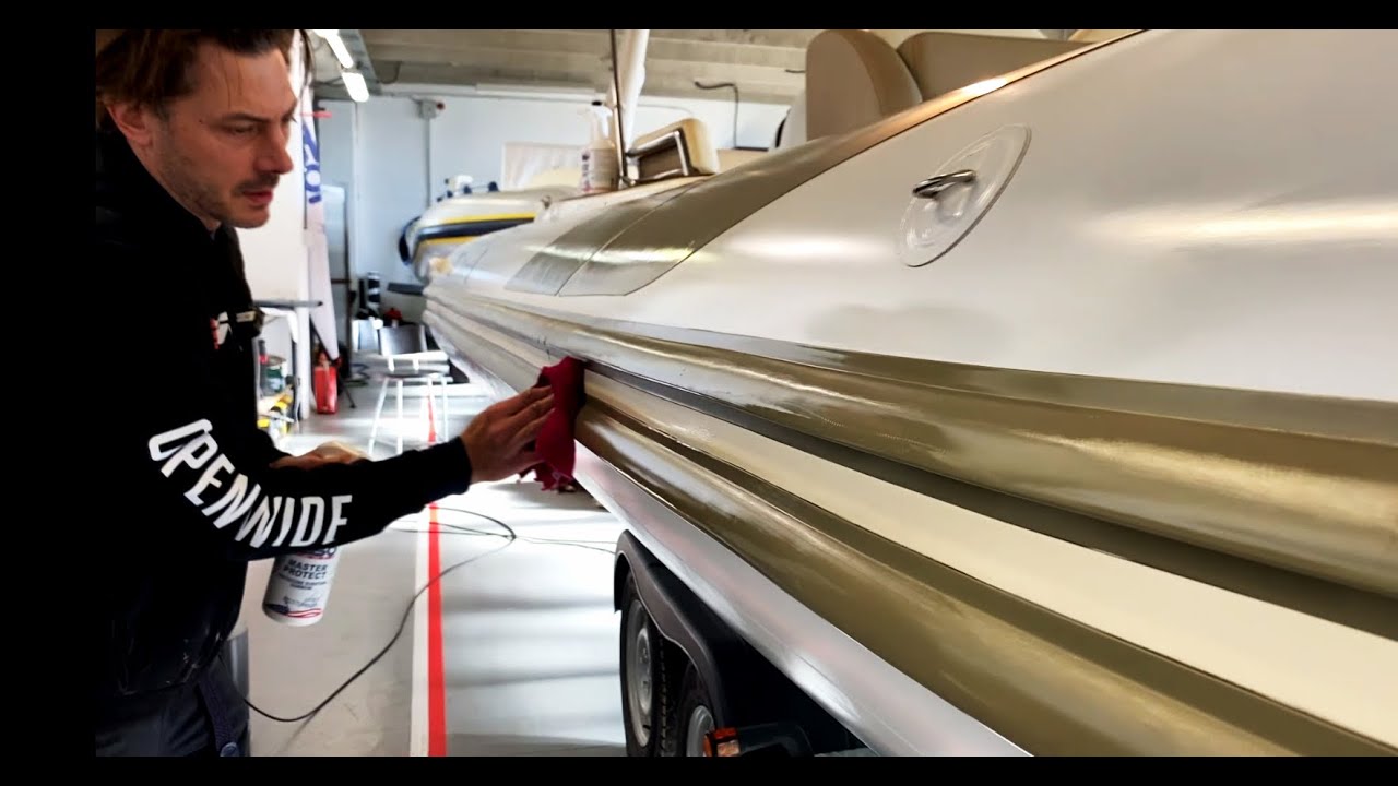 Da trascurato  a gommone NUOVO ,con IOSSO linea MASTER : tecnica di dacapggio e lucidatura .  TOP!