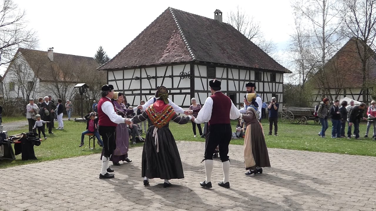 Traditional German Dance-Upper Swabian Folk Dance (3)