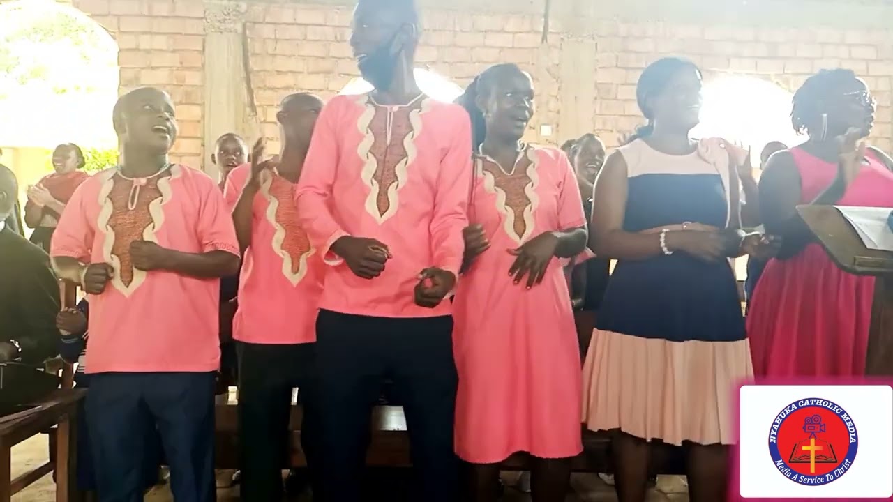 MWAMUFU (LUSOGA SANCTUS) BY HOLY TRINITY CHOIR OF ST.CHARLES LWANGA BUJUUKO CATHOLIC PARISH