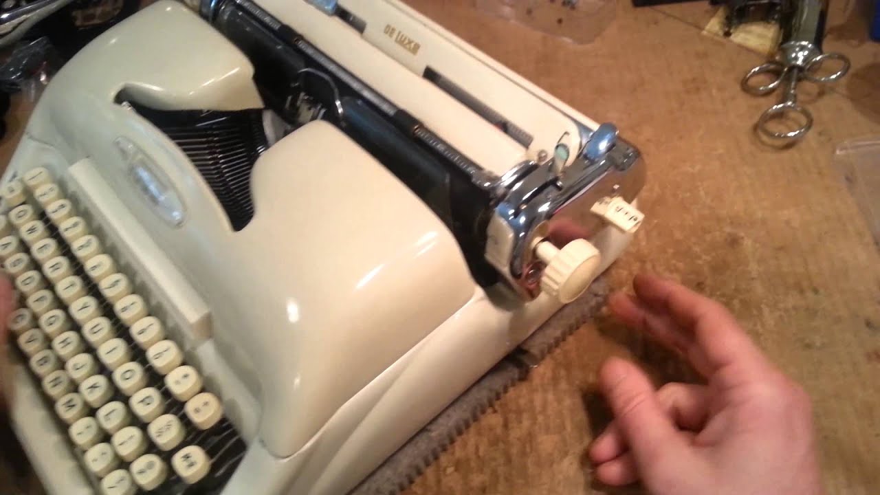 Voss ST-24 typewriter IN CURSIVE!!