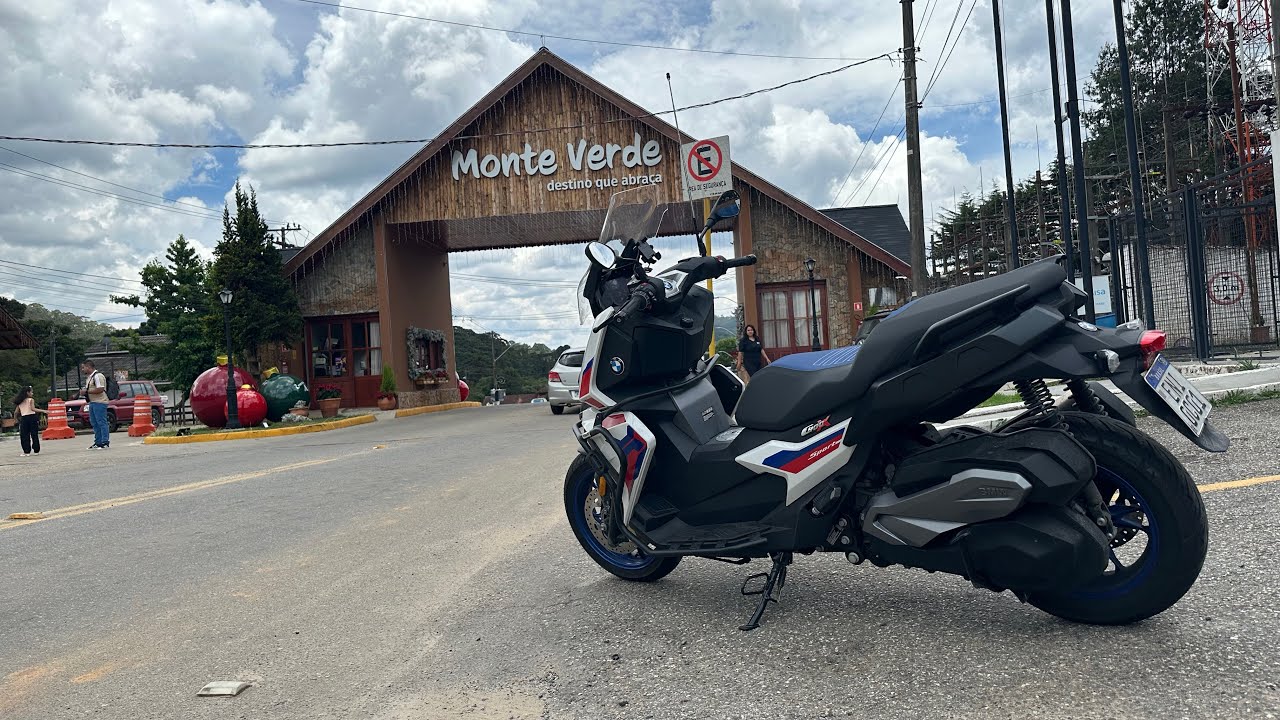 À Monte Verde-MG de C400X scooter BMW