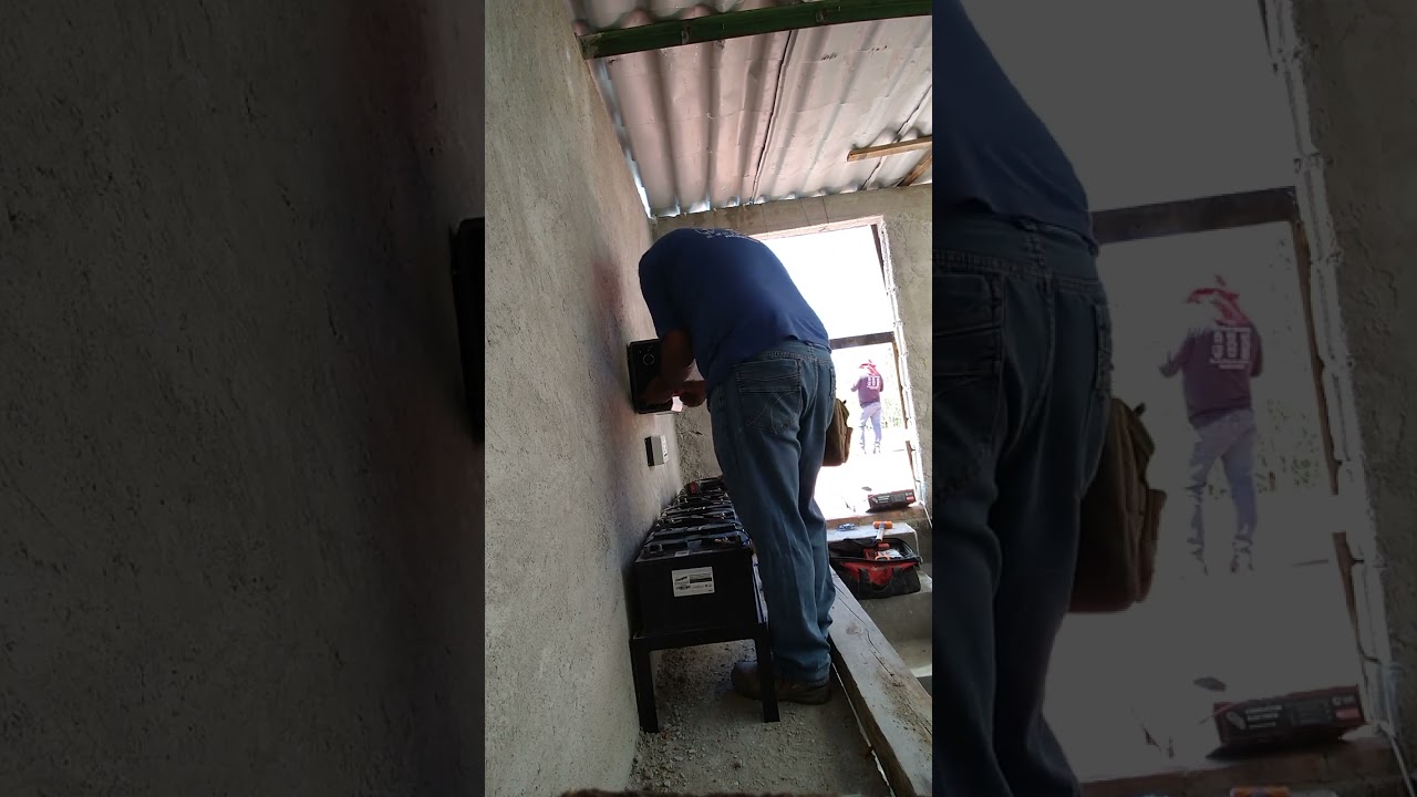 instalaci&oacute;n de paneles solares sistema tipo isla