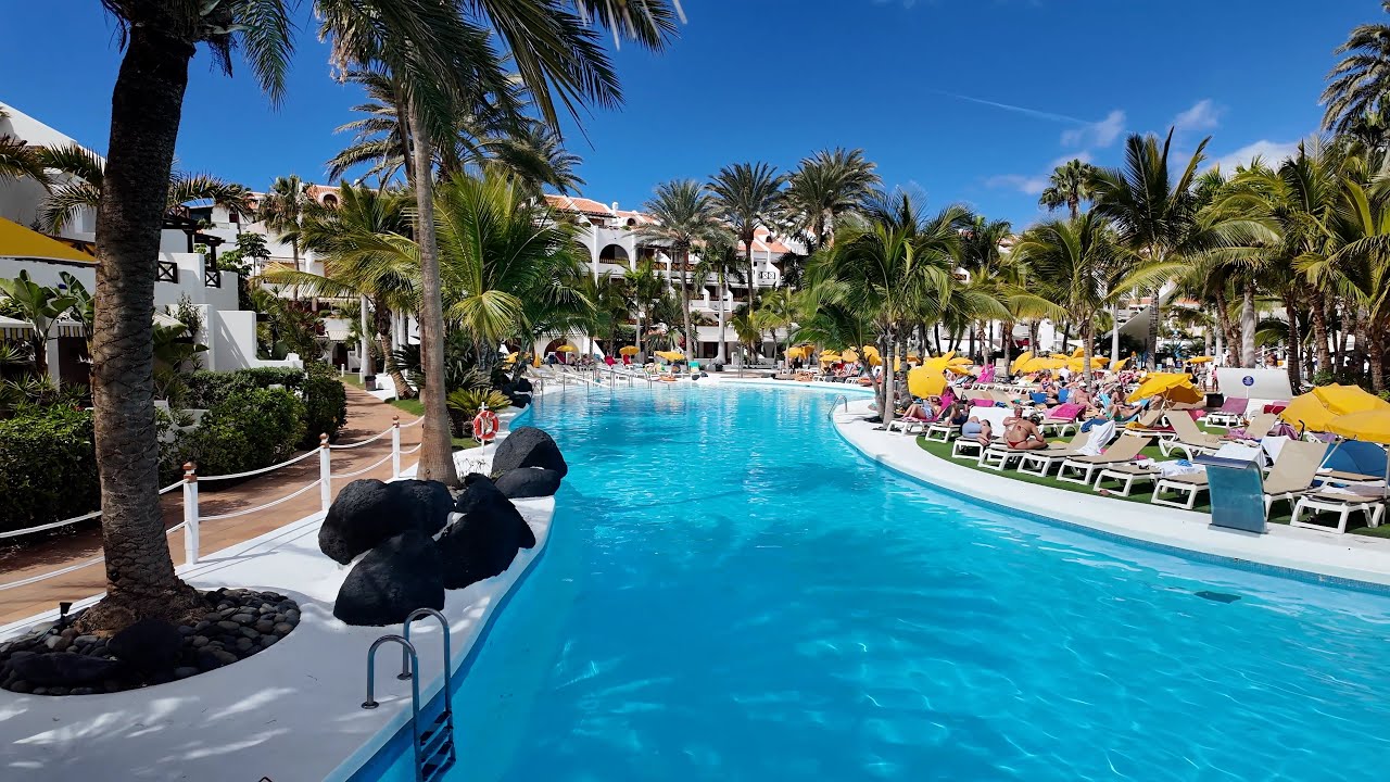 Tenerife - Starts Off Cloudy But The Sun Comes Out Around The Golden Mile & And Parque Santiago 3.