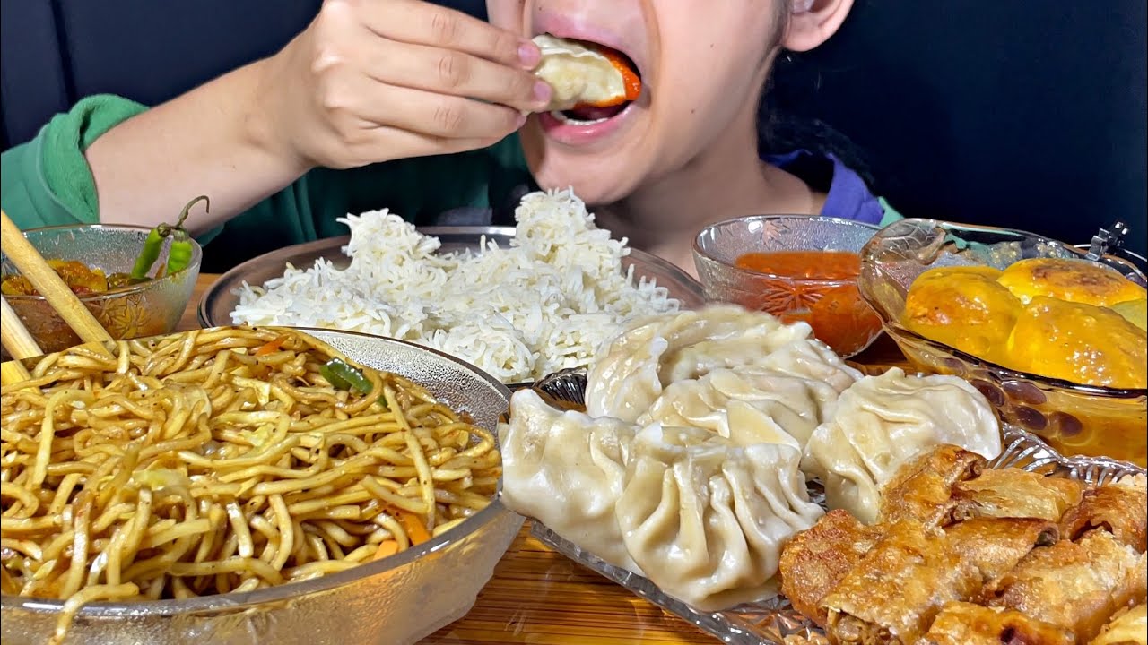 Eating garlic noodles, vegetable momos spring rolls egg curry with rice 🍚 🥟 🍜
