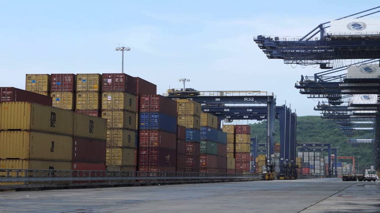 VAHLE Solutions for eRTG Cranes