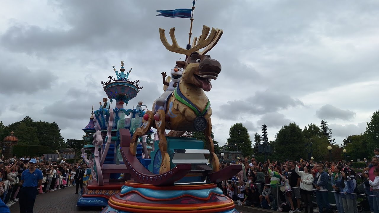 Disney Stars on Parade - Disneyland Paris 2025 4k