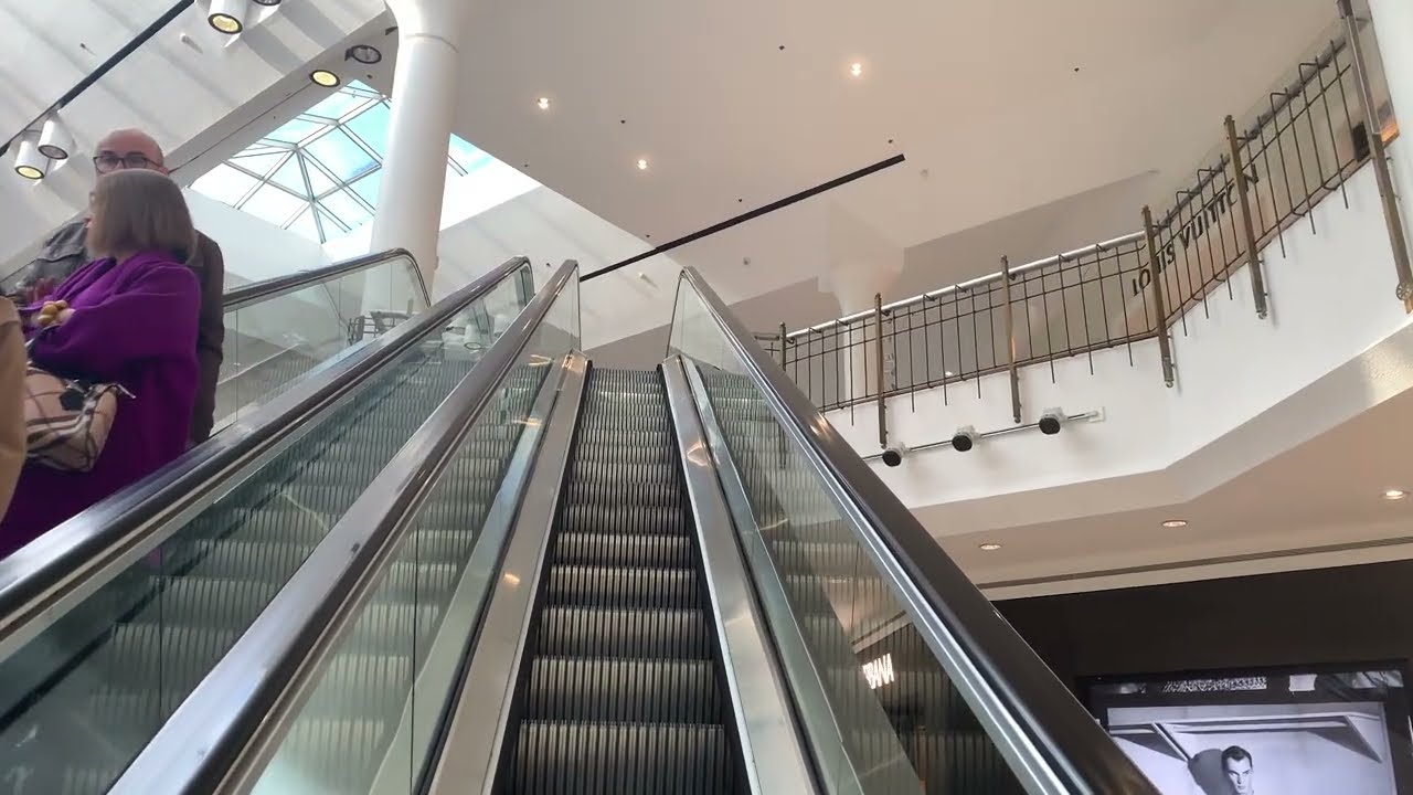 Montgomery Twinkle-M Single-File Escalators at Tysons Galleria, Tysons, VA