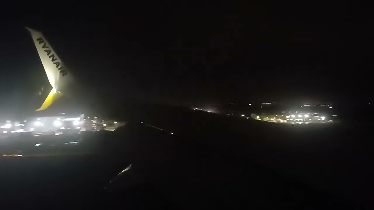Low visibility landing into Dublin (DUB) Airport | Ryanair B738