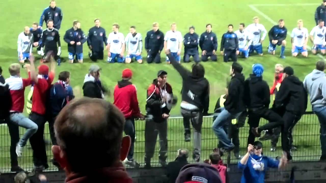 03/2011 Aalen - Heidenheim, Humba nach dem Schlusspfiff
