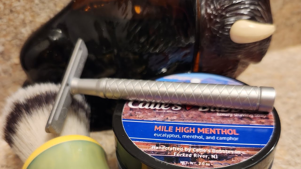 Catie's Bubbles Mile High Menthol & Shield AC Razor