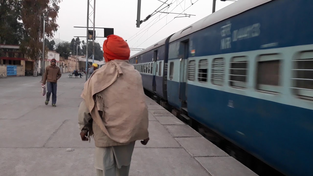 IRFCA || UNA HIMACHAL NANDED SUPERFAST EXPRSSS || 30001 with 22458 || DEPARTING RUPNAGAR (PUNJAB)