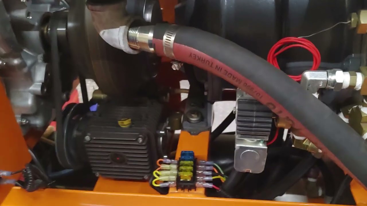 Panther 27 Running (Top View)