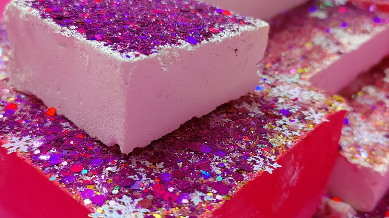 Homemade gymchalk • Dyed colift • plain jane colift • Dusty• crunchy • anxiety relief• Satisfying